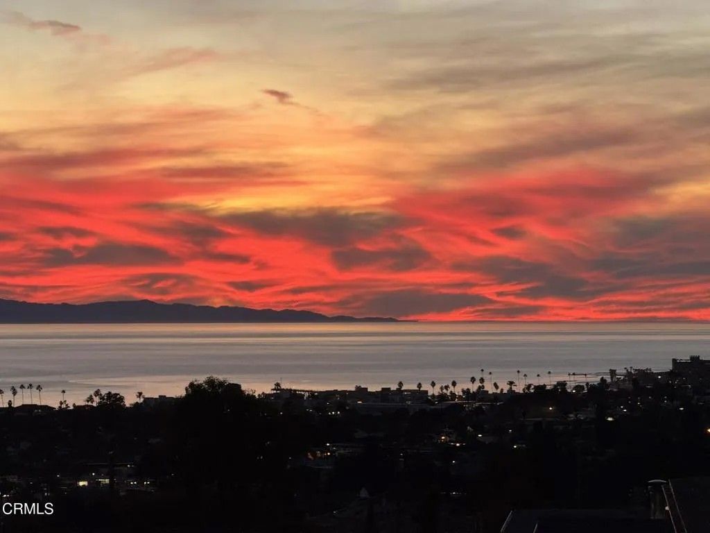 Photo of 2371 Foster Avenue, Ventura, CA 93001 (MLS # V1-34970)