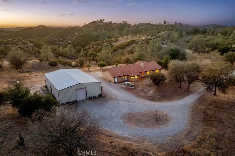 3151 Parkhill