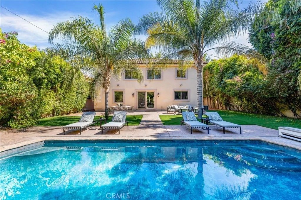 Photo of 16659 Addison Street, Encino, CA 91436 (MLS # SR26001619)