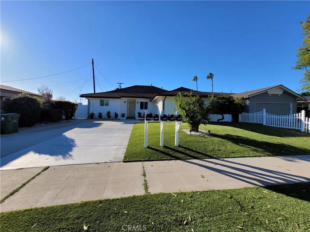 Photo of 8601 Delco Avenue, Winnetka, CA 91306 (MLS # SR26008775)