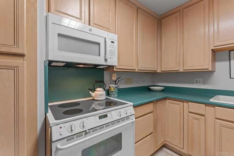 Tiny photo for 4082 Albatross Street #16, San Diego, CA 92103 (MLS # PTP2605960)
