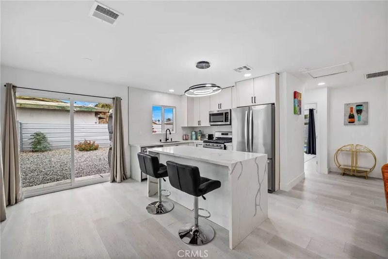 414 W Avenida Cerca