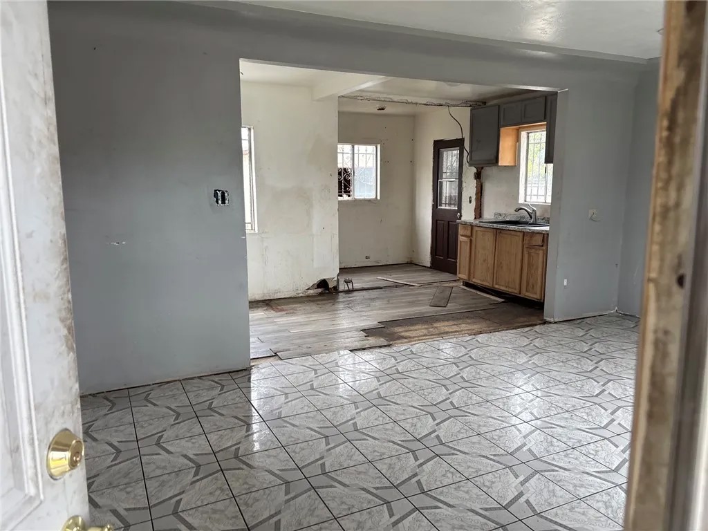 443 W Cedar