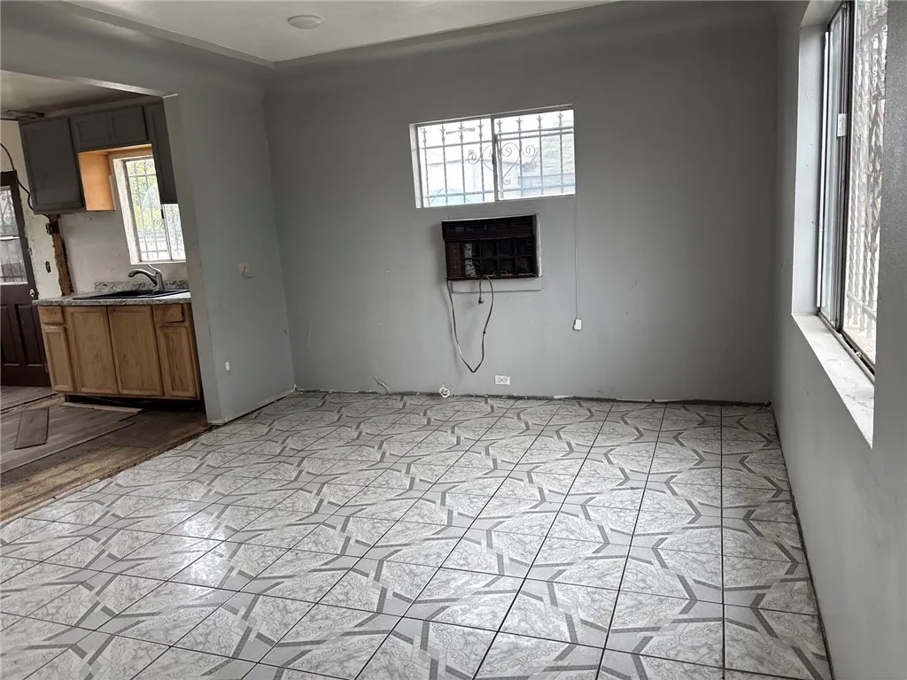 443 W Cedar