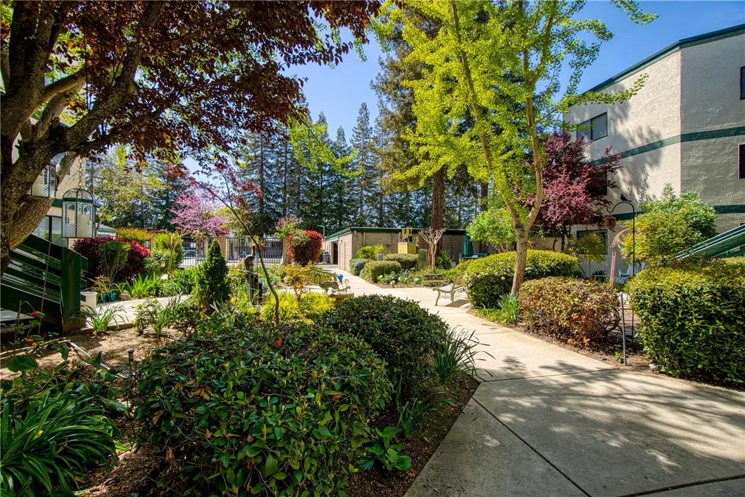 10 Royale Avenue 13A-2