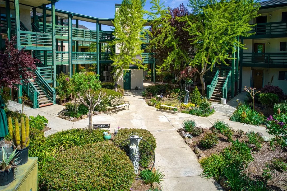 10 Royale Avenue 13A-2