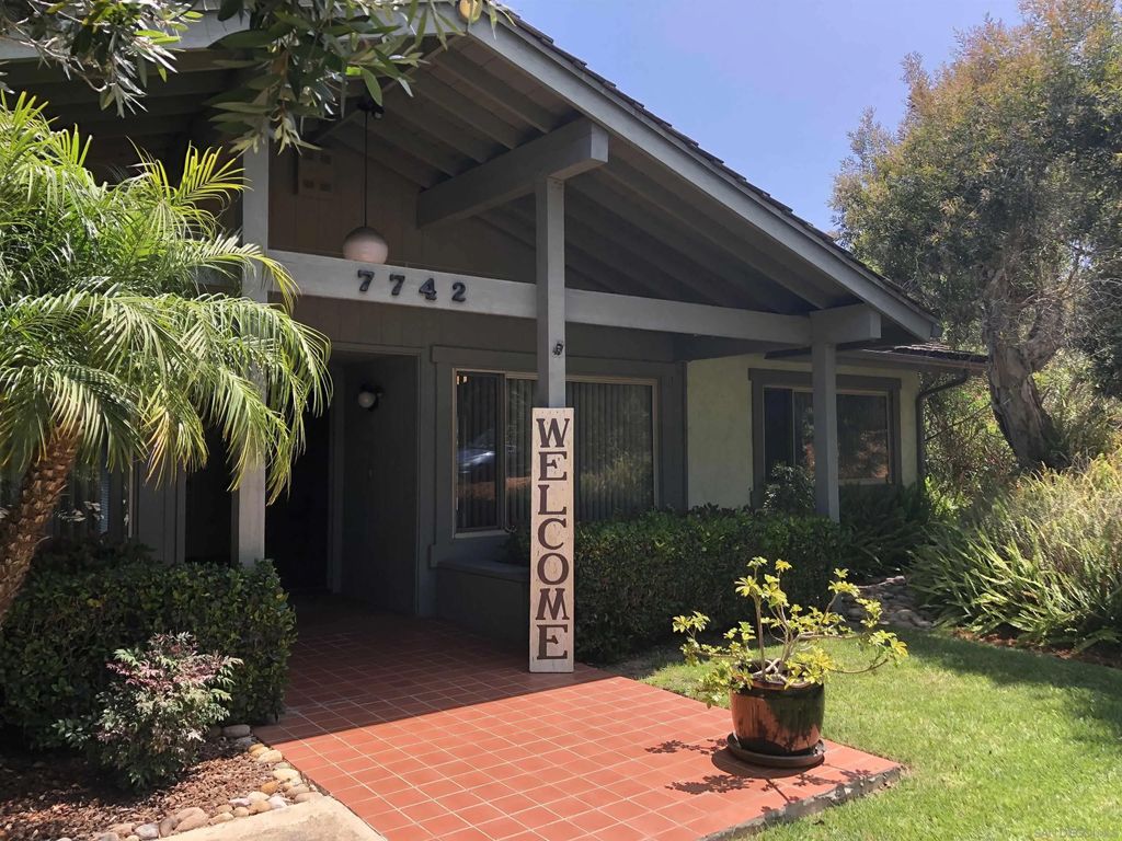 Photo of 7742 Via Capri, La Jolla, CA 92037 (MLS # 250040685)