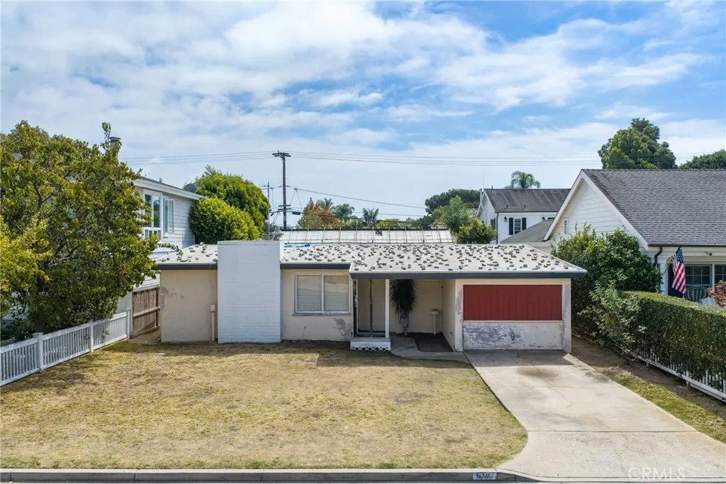 Photo of 518 Fullerton AVE, Newport Beach, CA 92663 (MLS # PW26205628)