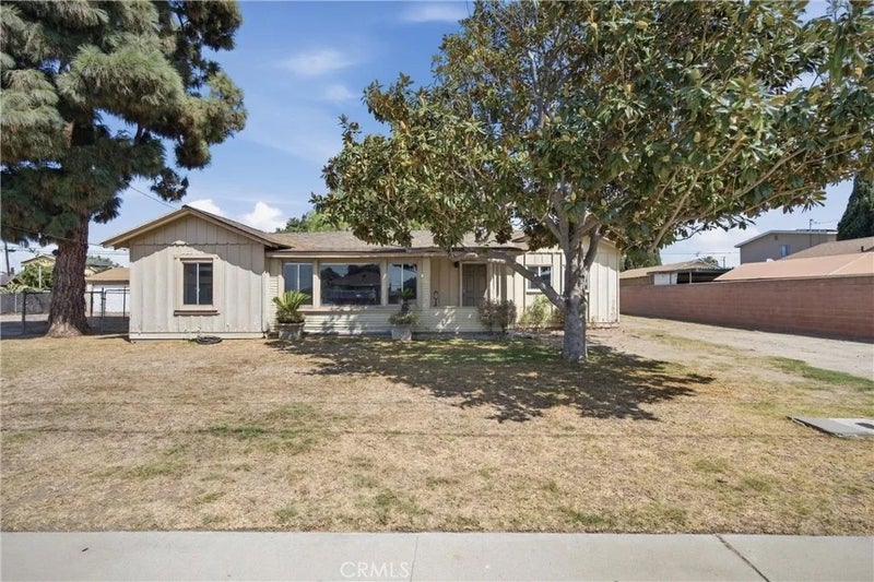 2425 W Occidental Street