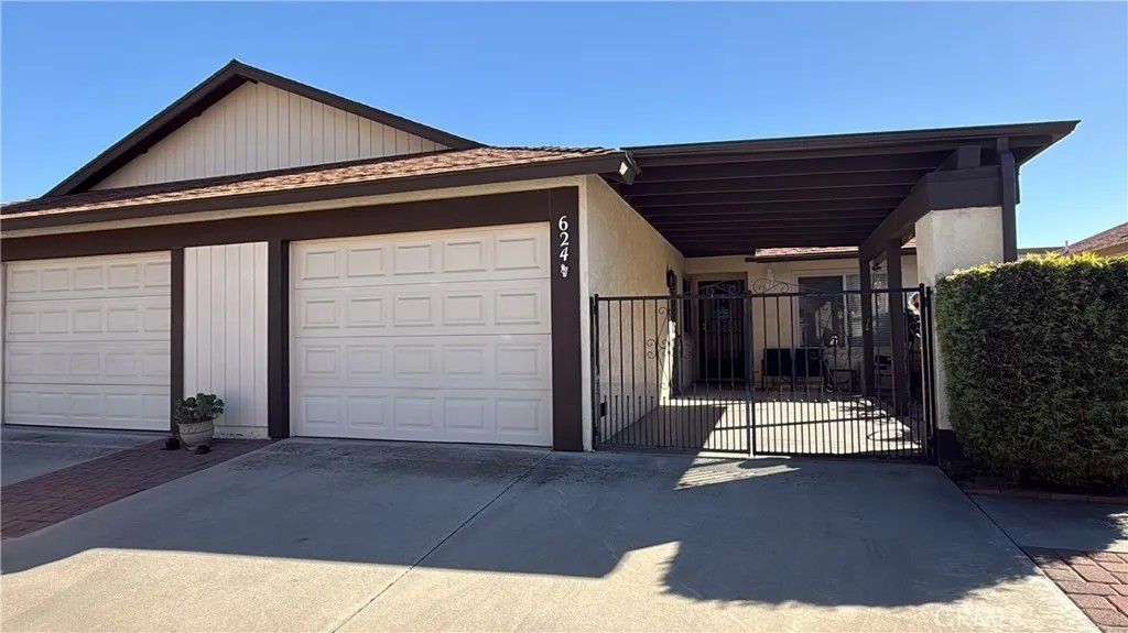 Photo of 624 W Villa Chaparral Rd, San Jacinto, CA 92583 (MLS # SW26052335)