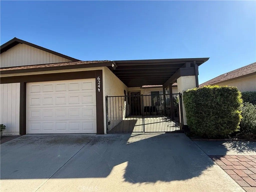 Photo of 624 W Villa Chaparral Rd, San Jacinto, CA 92583 (MLS # SW26052335)