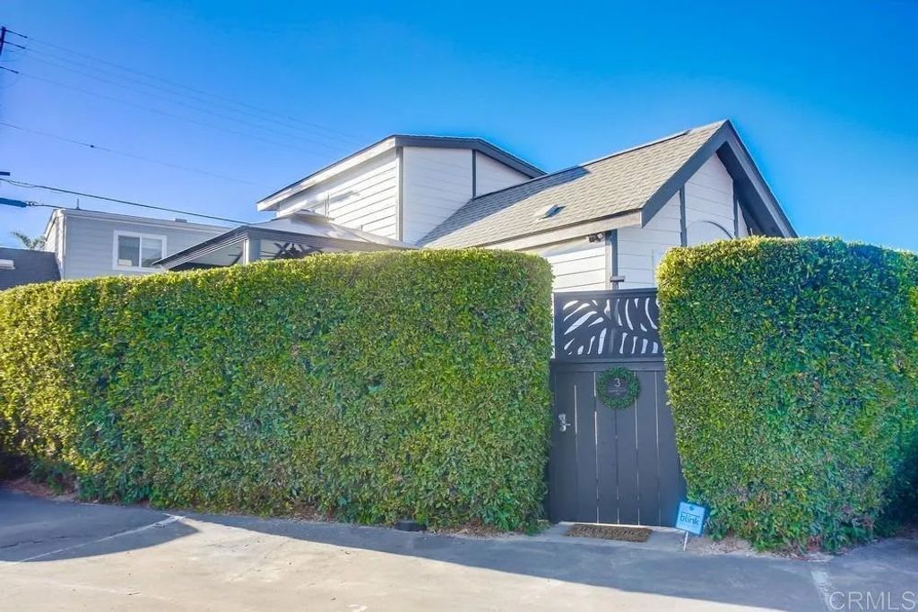 Photo of 1624 N Coast Hwy 101 #3, Encinitas, CA 92024 (MLS # NDP2600121)