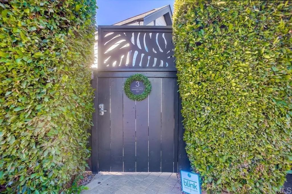 Photo of 1624 N Coast Hwy 101 #3, Encinitas, CA 92024 (MLS # NDP2600121)