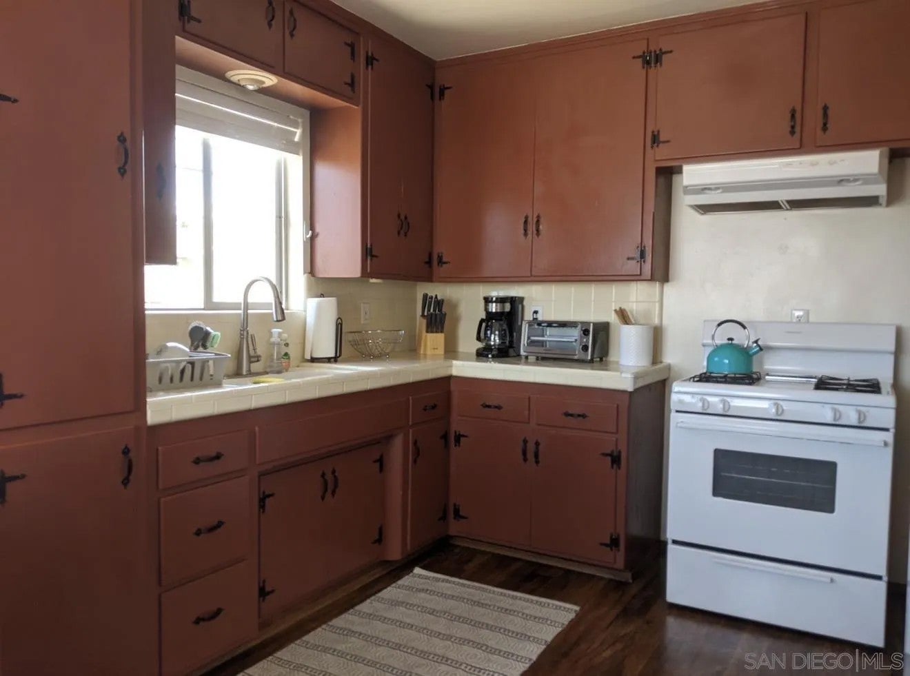 4662 Point Loma Ave