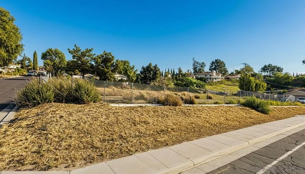 Photo of 1555 Sunbury Ct, Vista, CA 92084 (MLS # 250045133)