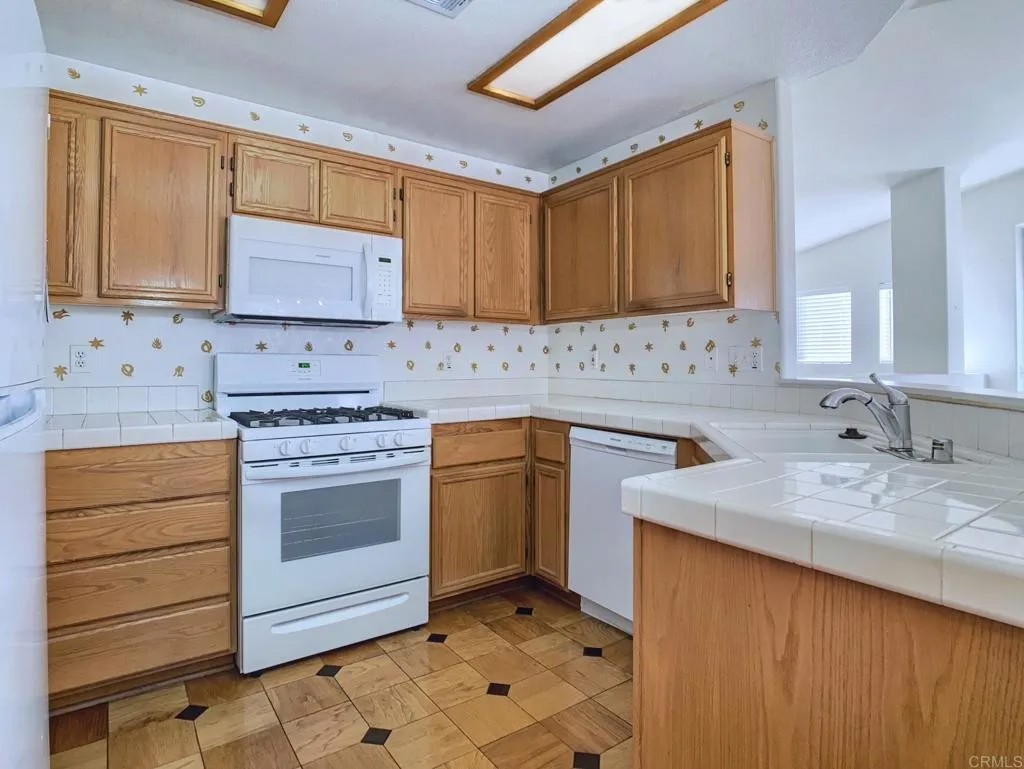 365 Whispering Willow Dr F