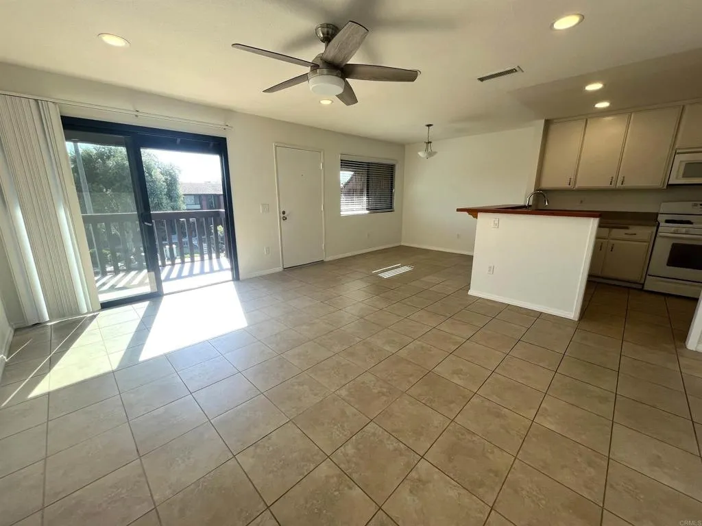 2556 Ocean Cove Dr.