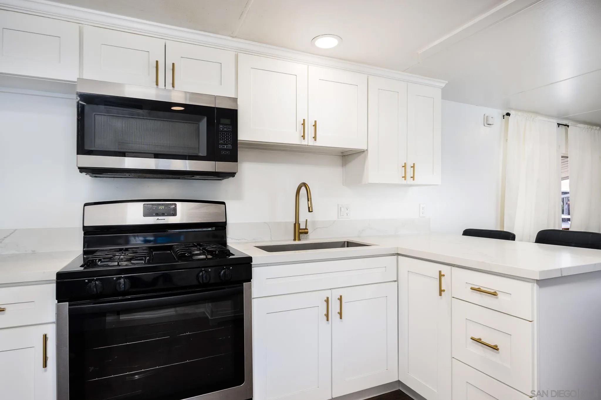 351 E Bradley Ave SPC 33
