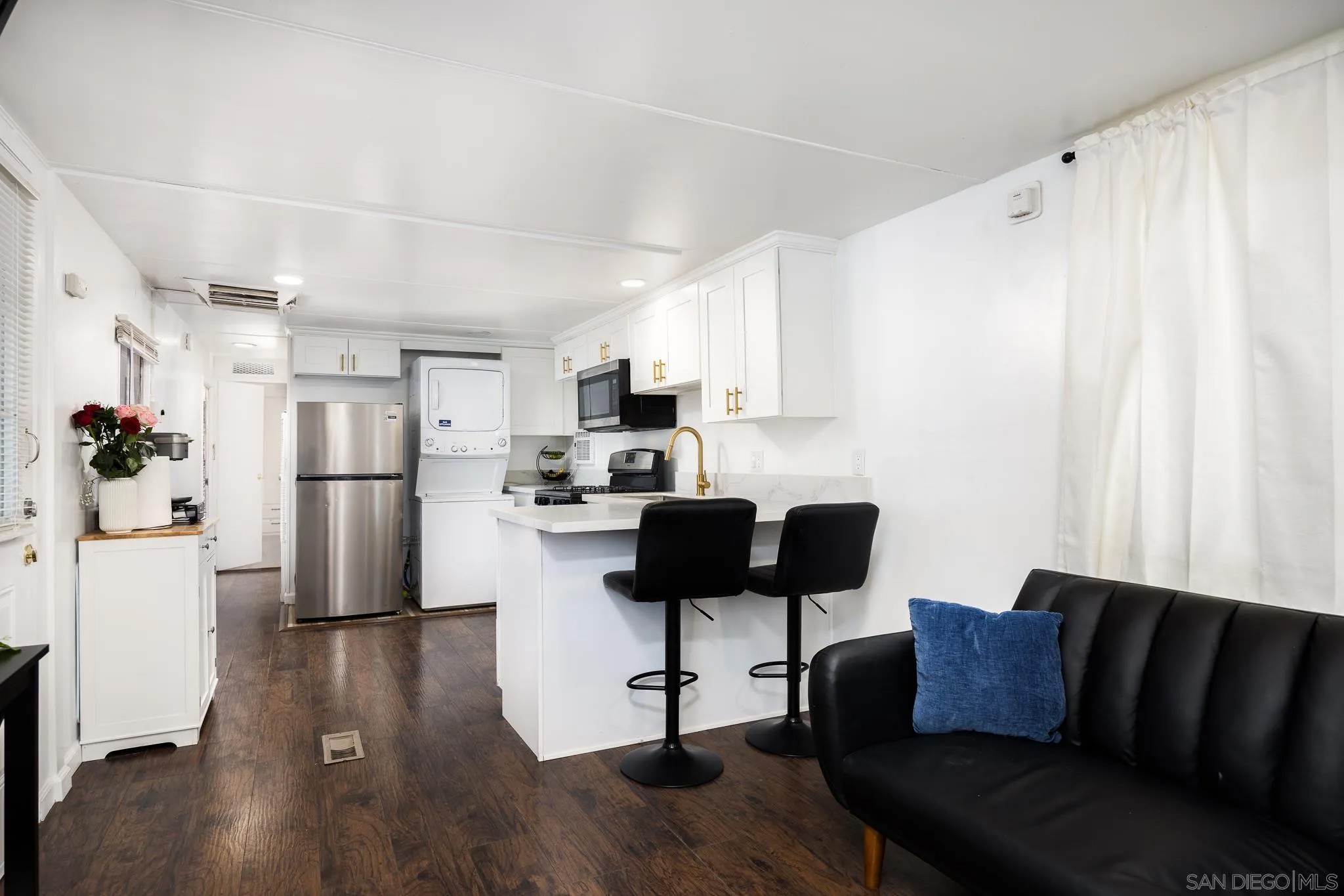 351 E Bradley Ave SPC 33