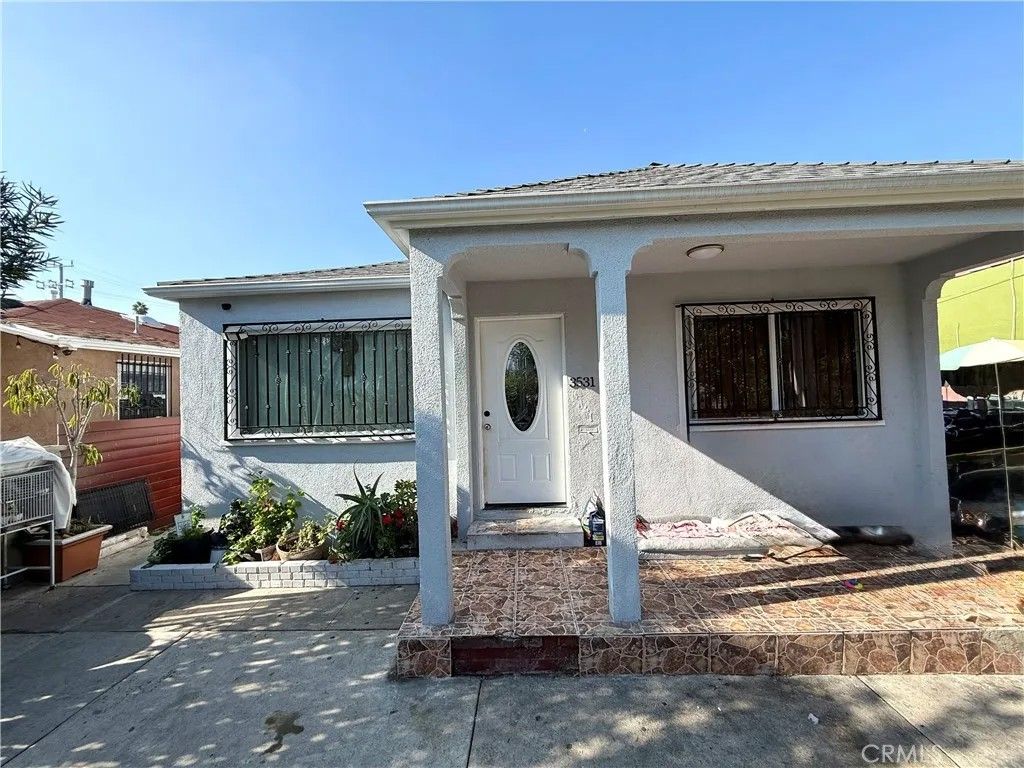 Photo of 3529 10th, Los Angeles, CA 90018 (MLS # DW25270313)
