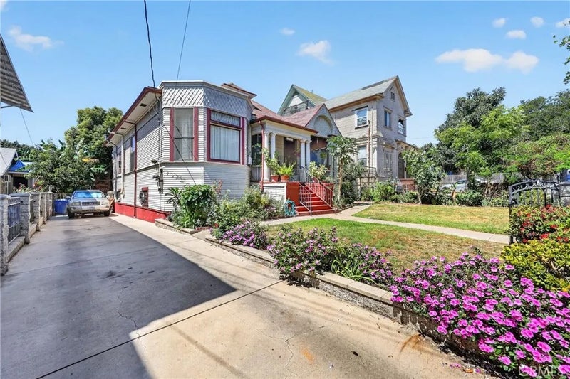 1664 W 12th