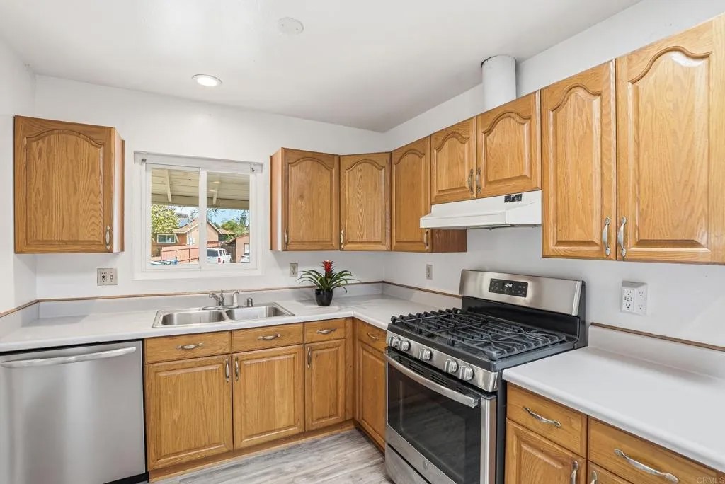 1922 Dartmoor Dr