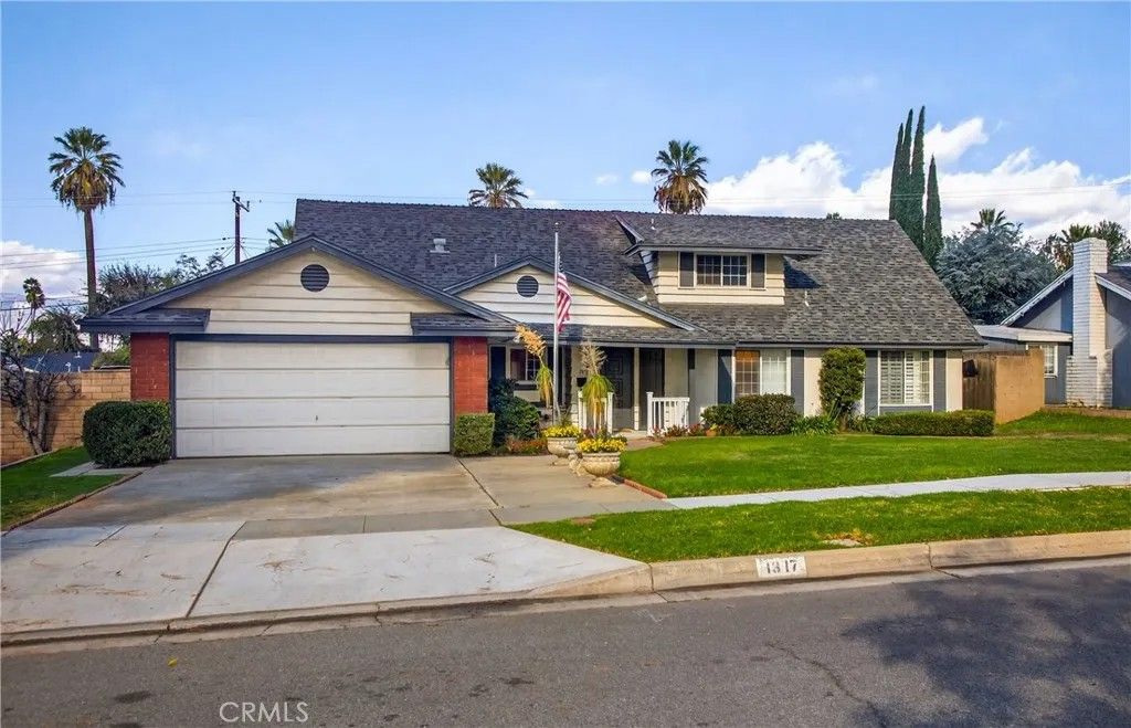 Photo of 1317 Morrison Dr, Redlands, CA 92374 (MLS # IG26010933)