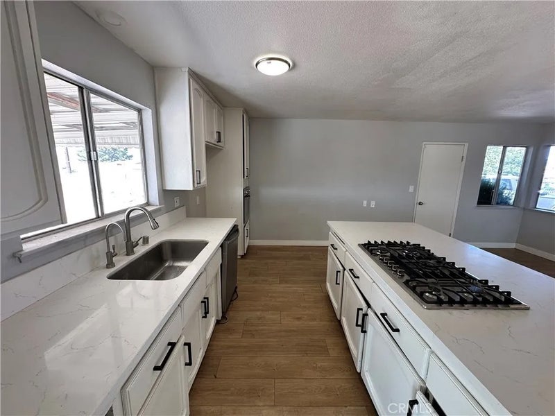 1401 De Anza