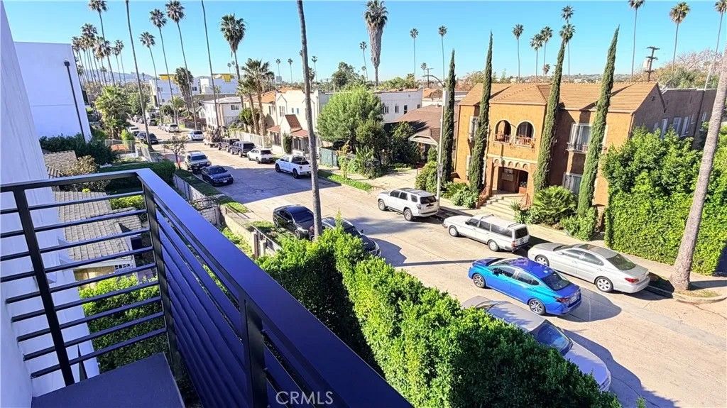 Photo of 1416 S Cloverdale Ave, Los Angeles, CA 90019 (MLS # PW25280004)