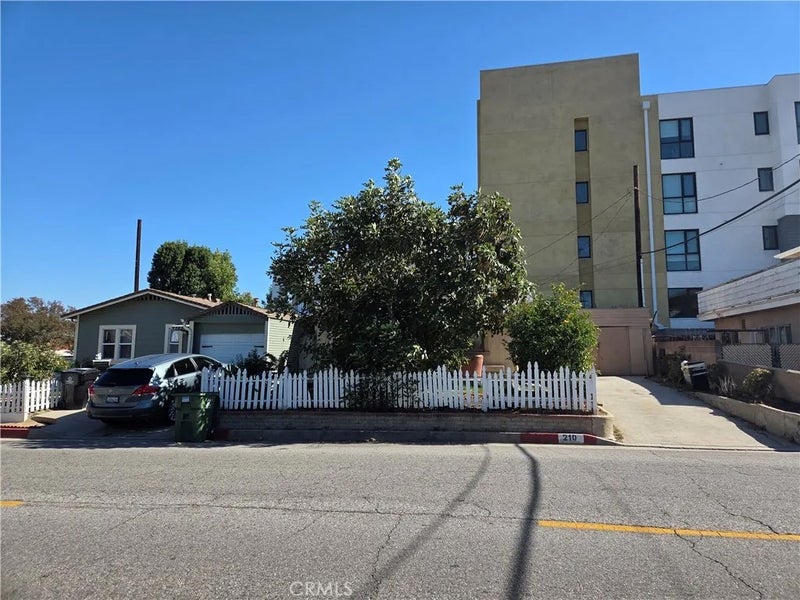 210 E Woodward