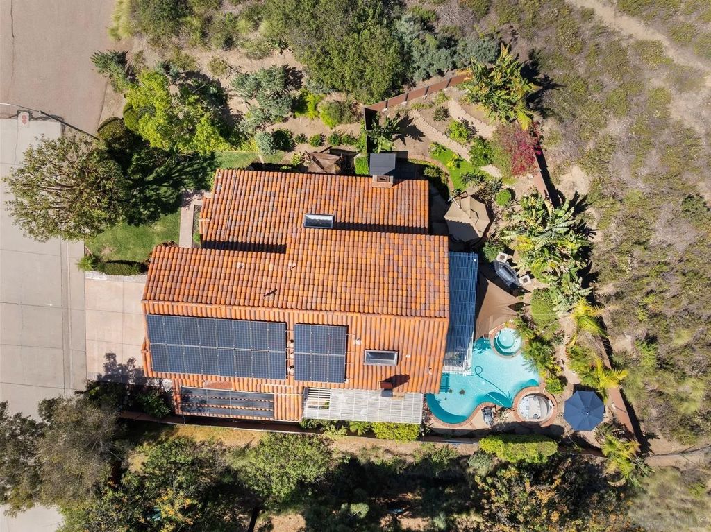 Photo of 14265 Manzella Dr, San Diego, CA 92129 (MLS # 260007183)