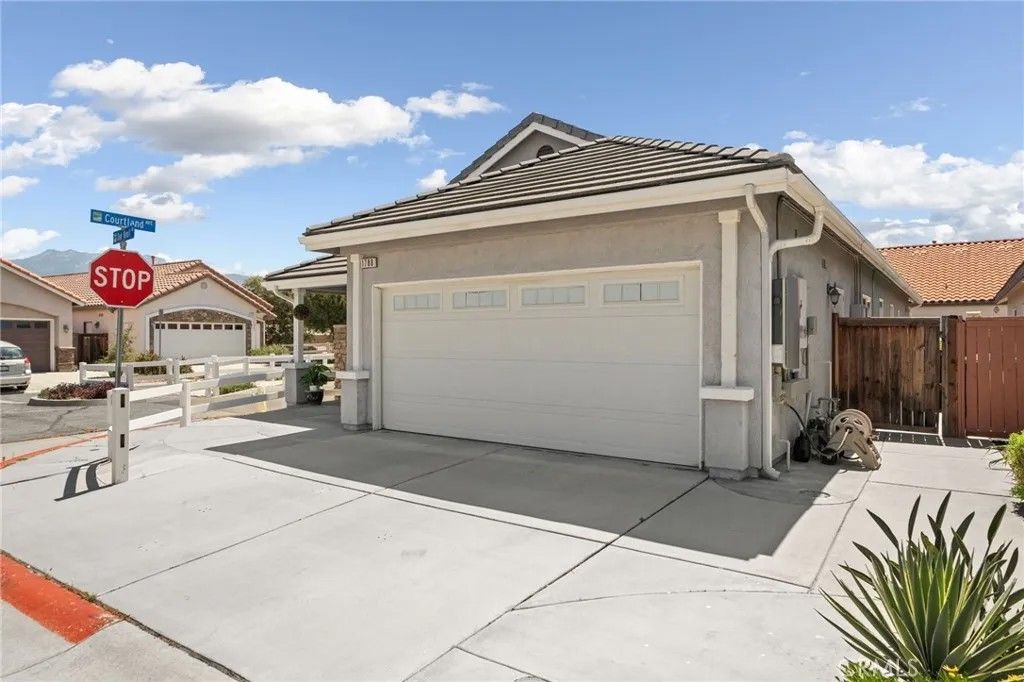 Photo of 1788 Oak Knoll Road, San Jacinto, CA 92583 (MLS # IG26082116)