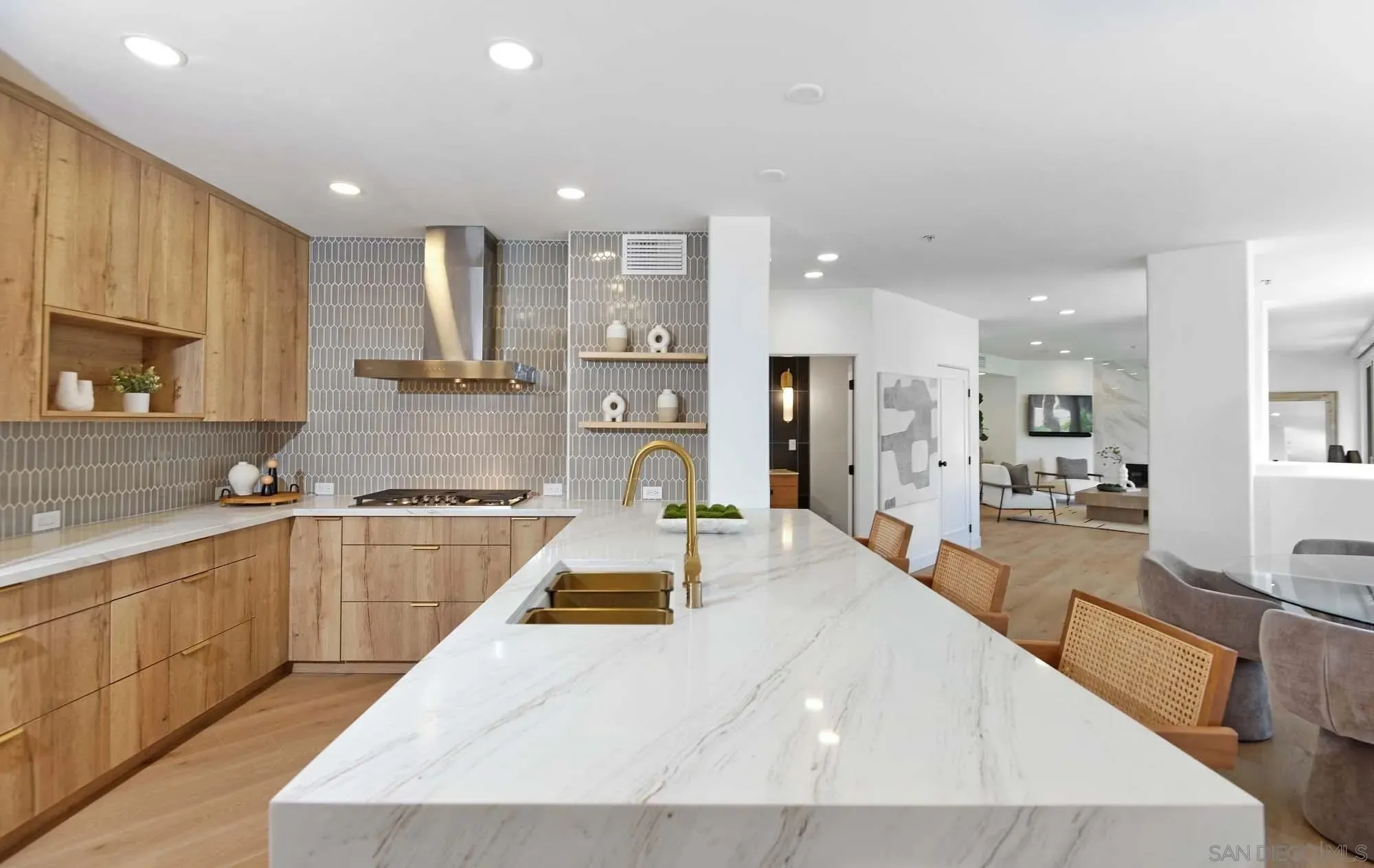 La Jolla, California 92037, United States, 3 Bedrooms Bedrooms, ,3 BathroomsBathrooms,Residential,Active,228064