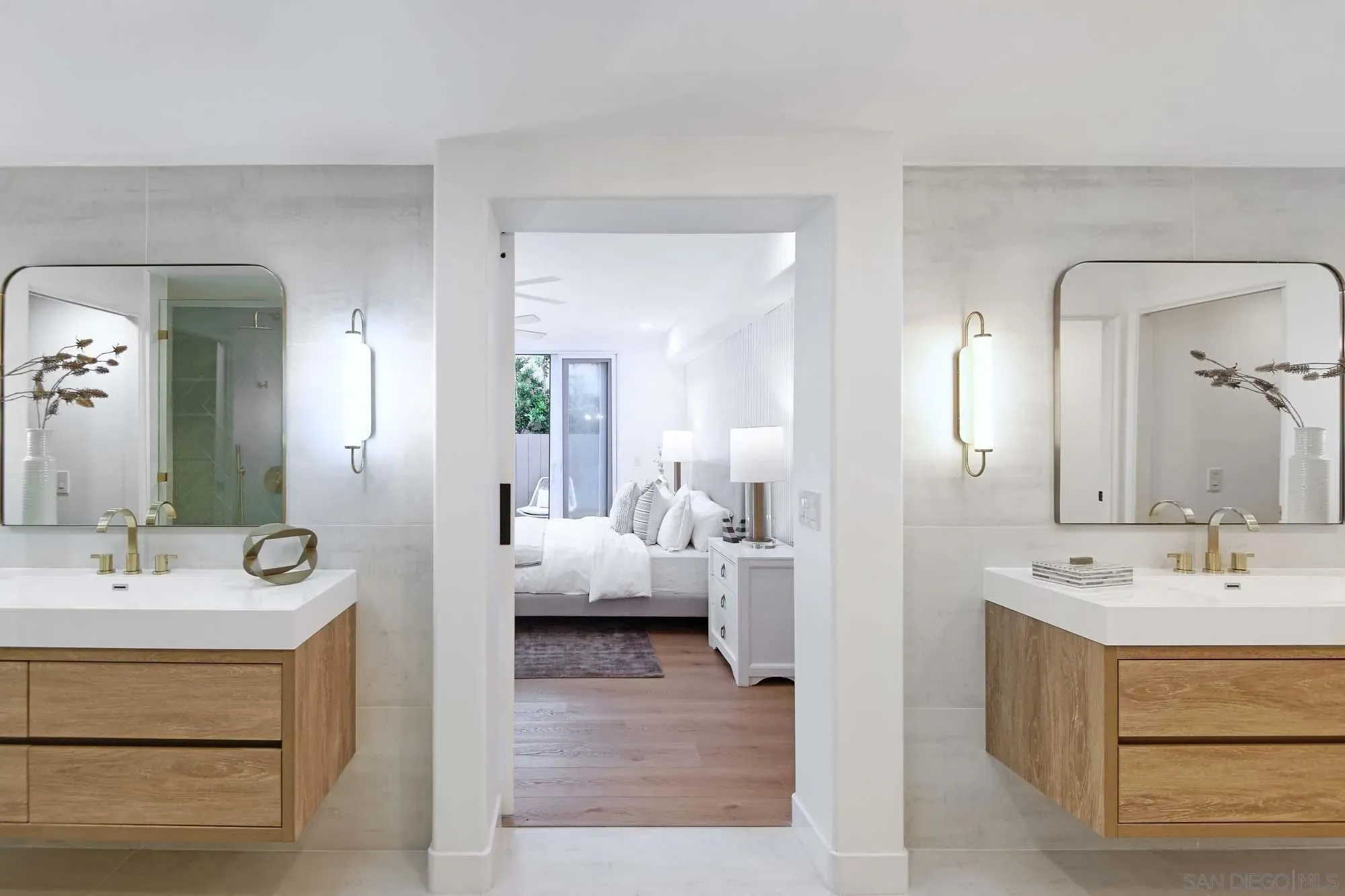 La Jolla, California 92037, United States, 3 Bedrooms Bedrooms, ,3 BathroomsBathrooms,Residential,Active,228064