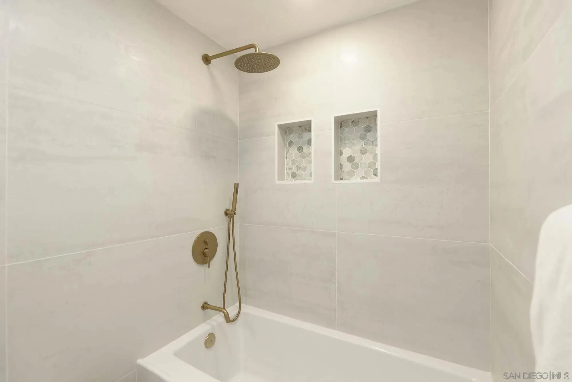 La Jolla, California 92037, United States, 3 Bedrooms Bedrooms, ,3 BathroomsBathrooms,Residential,Active,228064