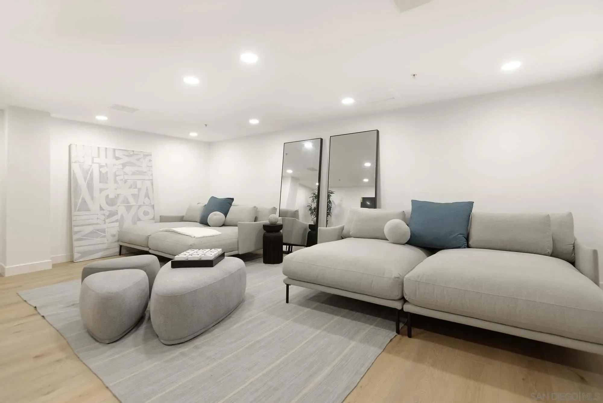 La Jolla, California 92037, United States, 3 Bedrooms Bedrooms, ,3 BathroomsBathrooms,Residential,Active,228064