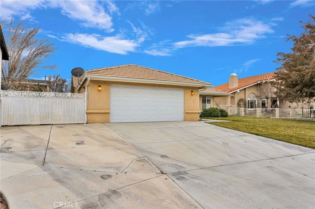 Photo of 13287 Sea Gull Drive, Victorville, CA 92395 (MLS # CV26016090)