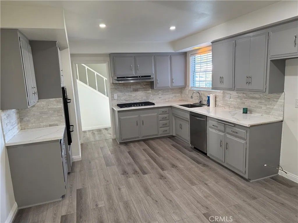 Photo of 11601 Babbitt Avenue, Granada Hills, CA 91344 (MLS # SR26045055)