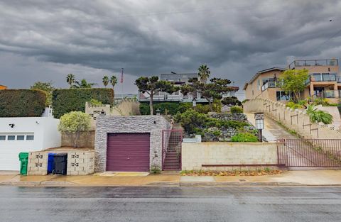 Photo of 2841 Nipoma St, San Diego, CA 92106 (MLS # 250045666)