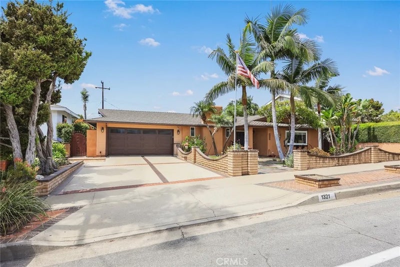 1321 N Puente Street