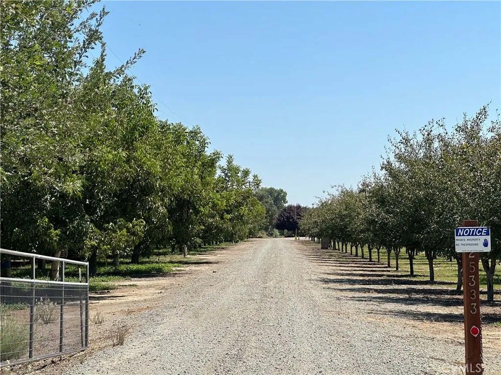 Photo of 25333 Connecticut Ave, Corning, CA 96021 (MLS # SN26096552)