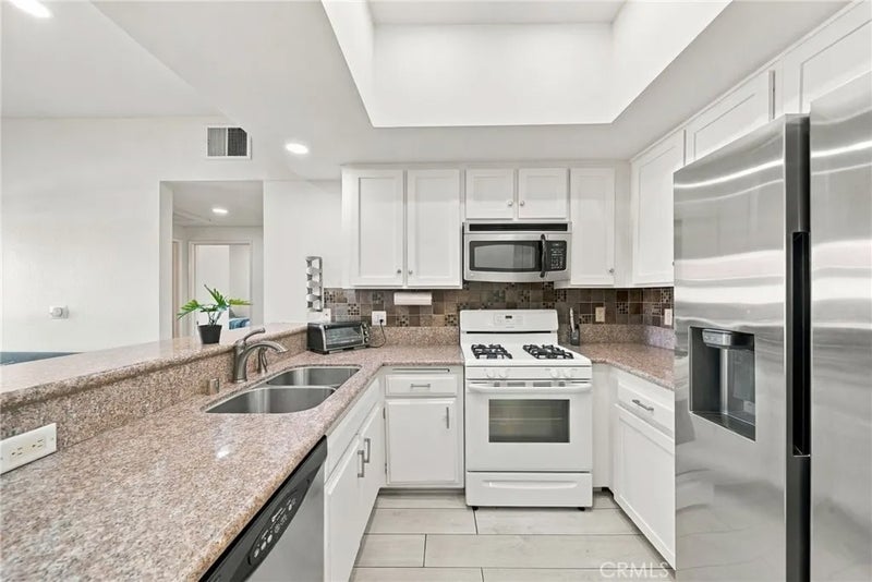 10943 Laurel Canyon Boulevard B9