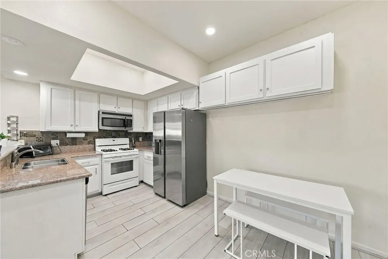10943 Laurel Canyon Boulevard B9