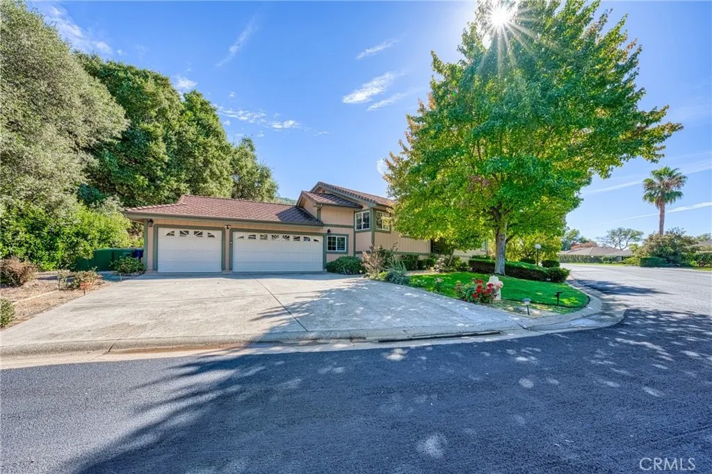 8656 Paradise Valley Boulevard
