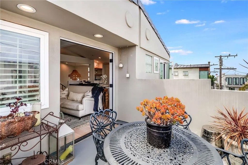 Photo of 433 Marine #B, Manhattan Beach, CA 90266 (MLS # SB25276696)