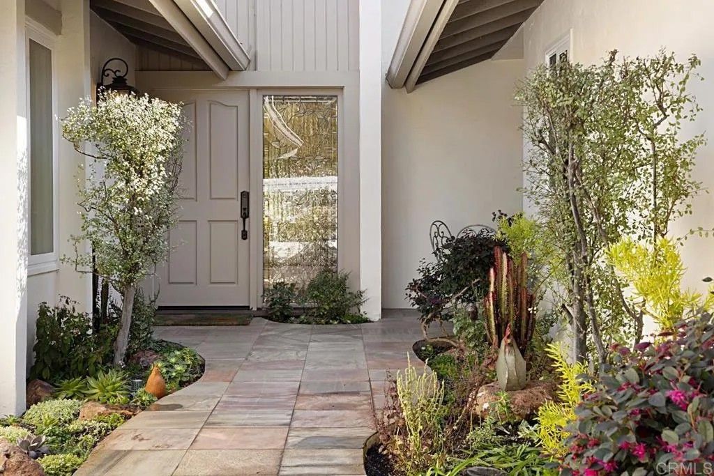 Photo of 155 Sabinas Ct, Solana Beach, CA 92075 (MLS # NDP2602379)