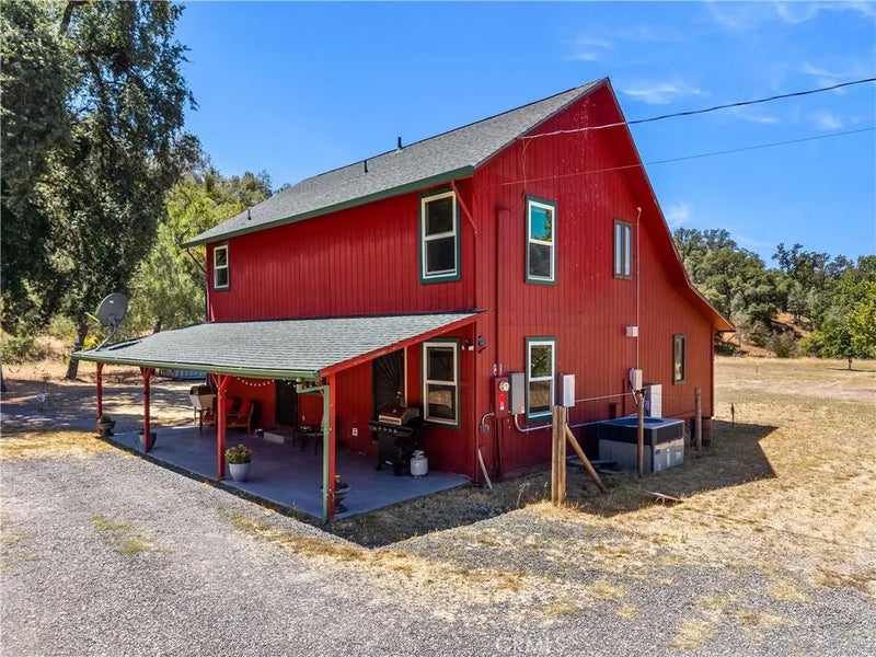 2225 Ladder Ridge