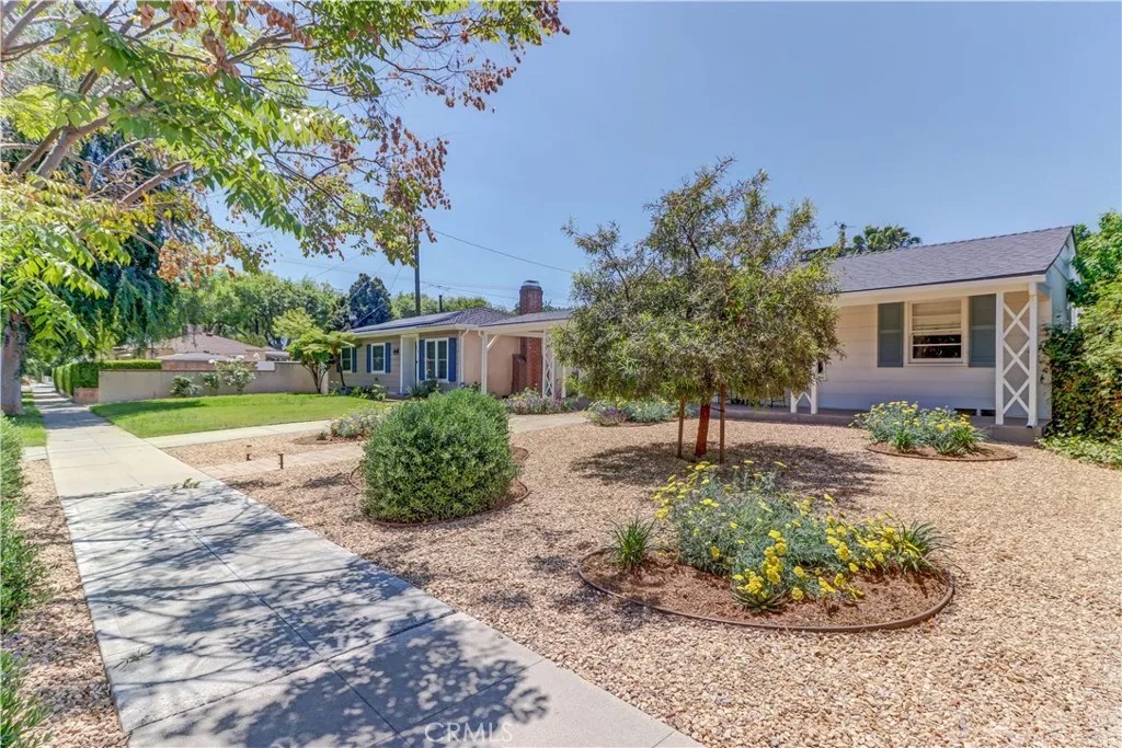 317 N Beachwood Avenue