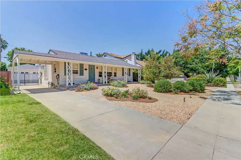 317 N Beachwood Avenue