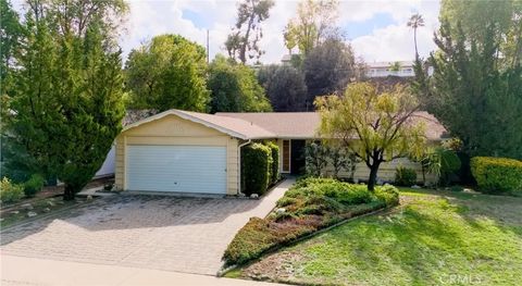 23524 Styles Woodland Hills CA 91367